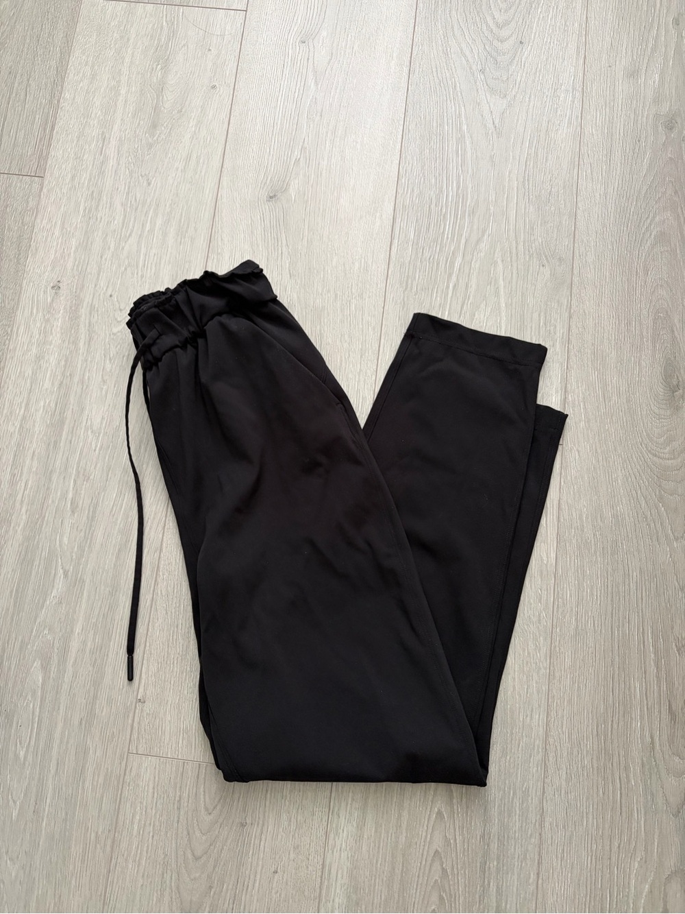 Lululemon Cinched Tie Waist Joggers
